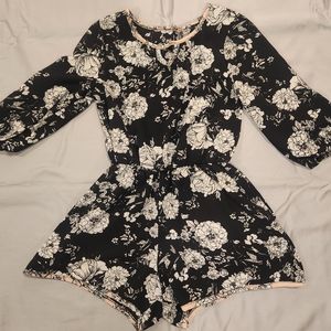 Girl's romper